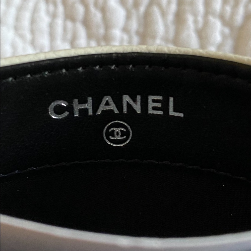 ‼️SOLD‼️NEW 21C Chanel Card Holder Winter White - Picture 2 of 9